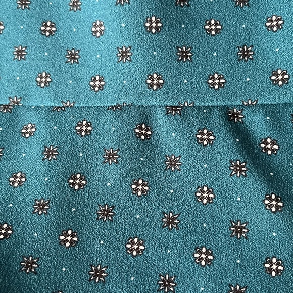 Banana Republic s/s Blouse (M) - Picture 4 of 6